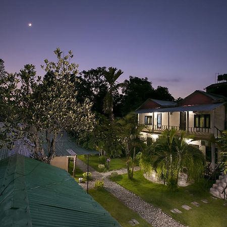 Sauraha Nana Hotel Eksteriør bilde