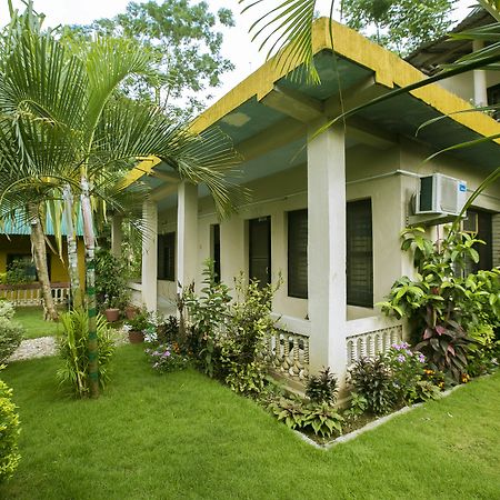 Sauraha Nana Hotel Eksteriør bilde