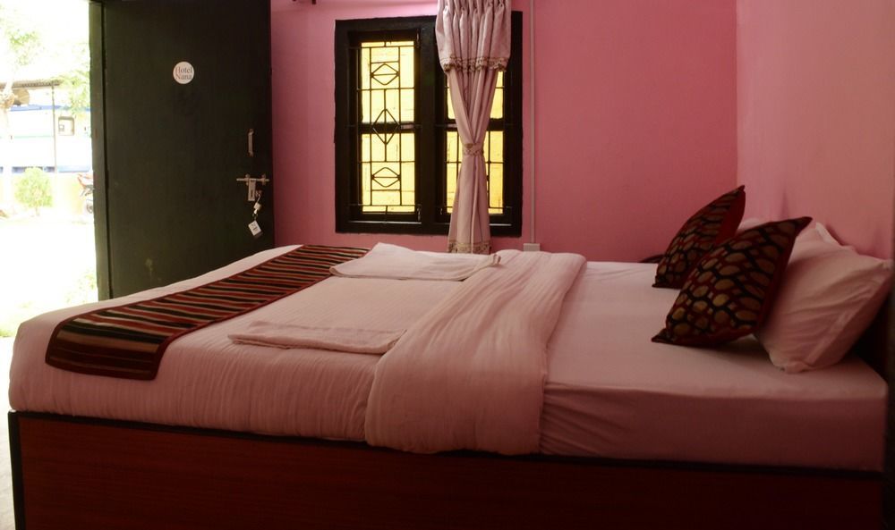 Sauraha Nana Hotel Eksteriør bilde