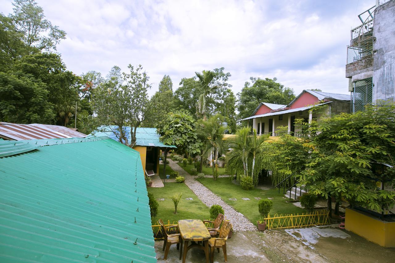 Sauraha Nana Hotel Eksteriør bilde