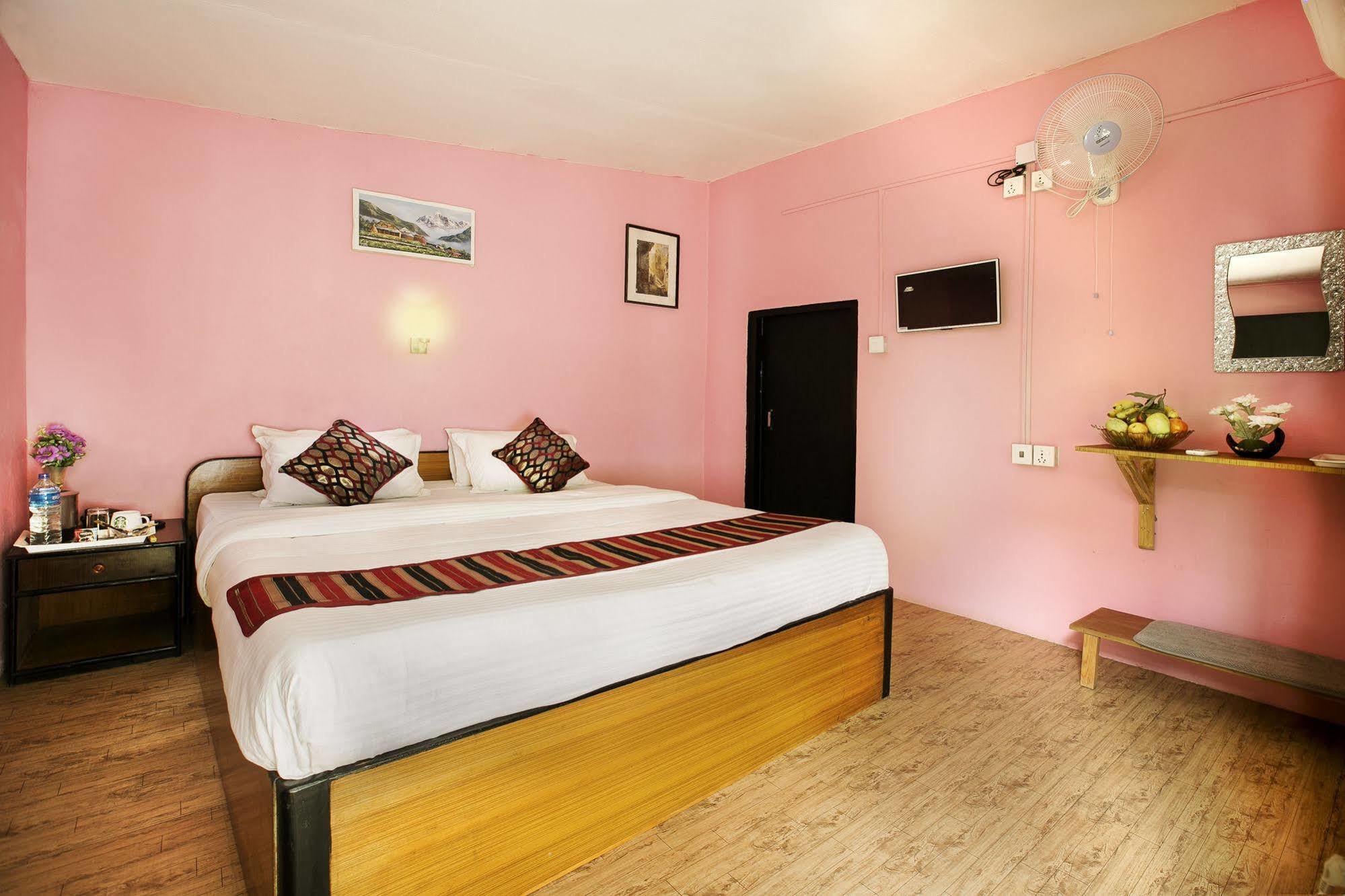 Sauraha Nana Hotel Eksteriør bilde