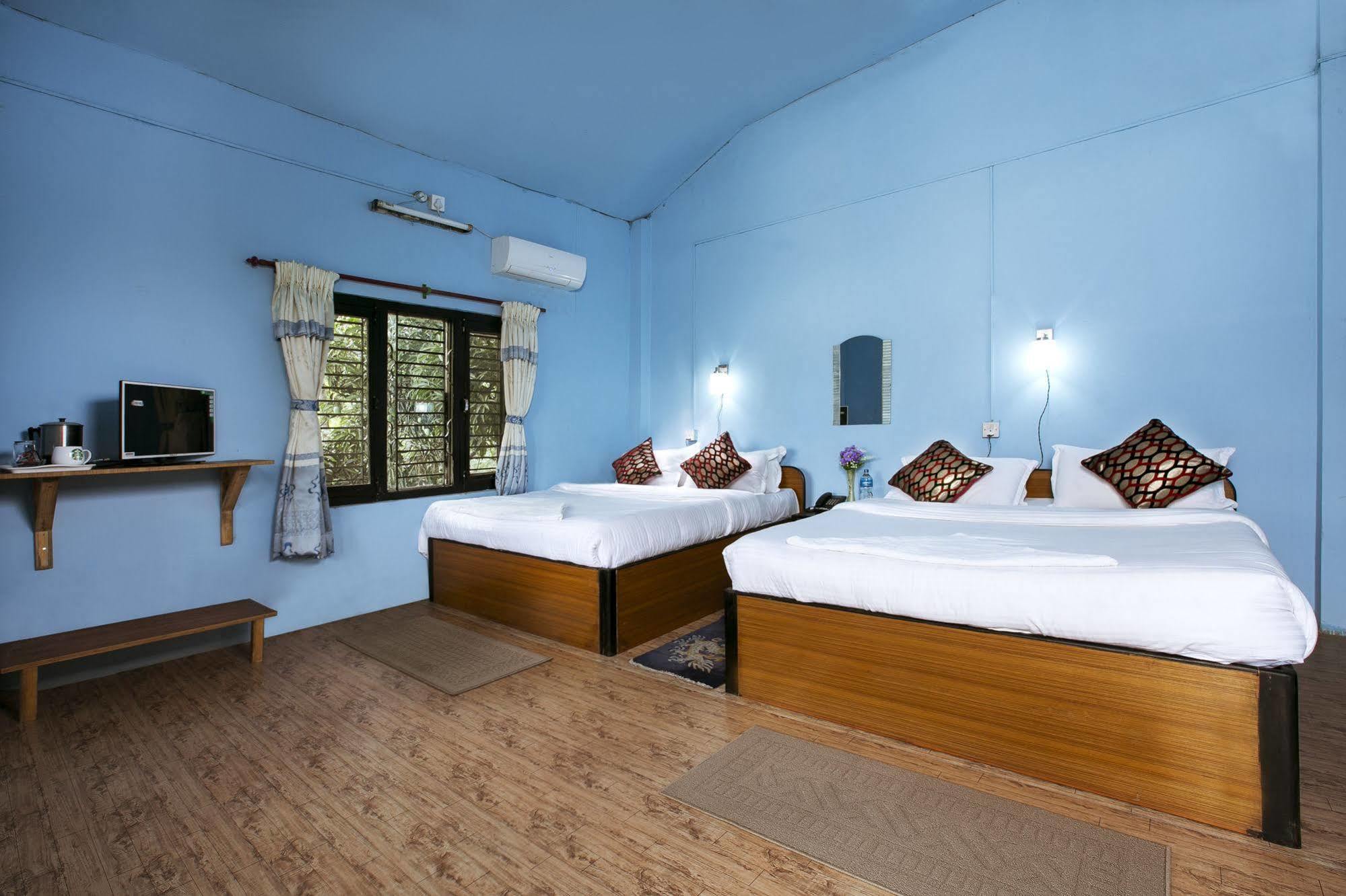 Sauraha Nana Hotel Eksteriør bilde