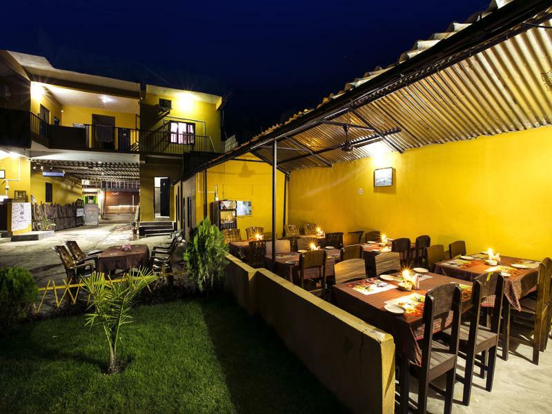 Sauraha Nana Hotel Eksteriør bilde