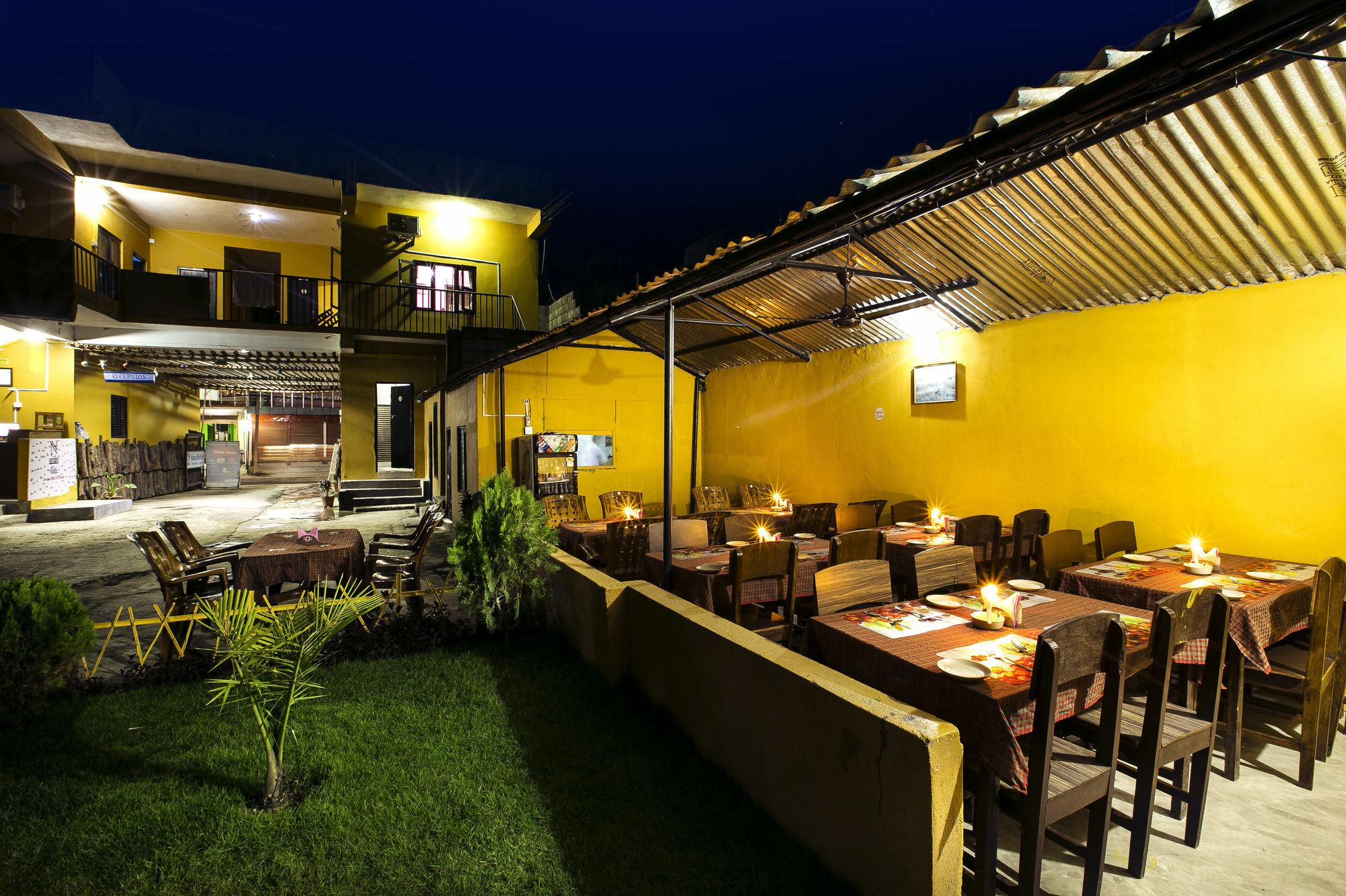 Sauraha Nana Hotel Eksteriør bilde